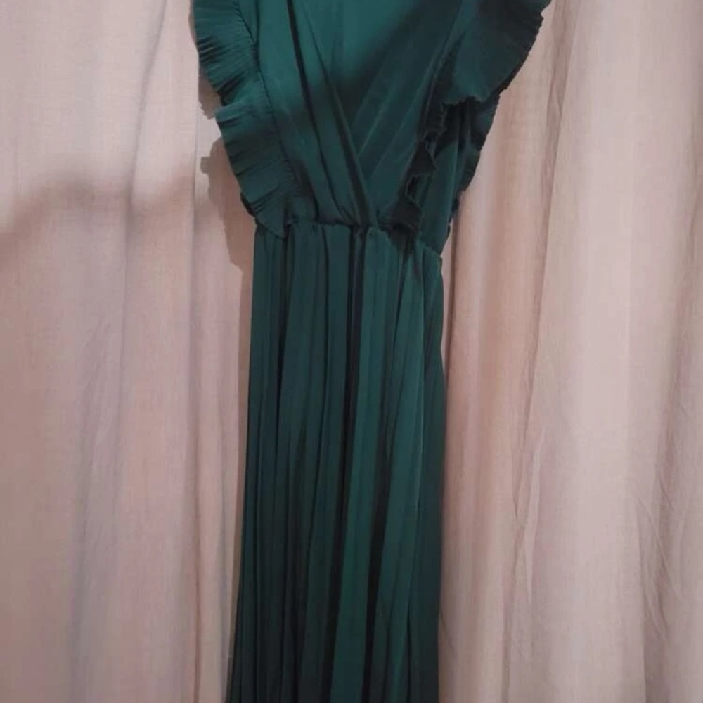 +*SOLD**New!! Pleated Ruffle Dress - Picture 3 of 3